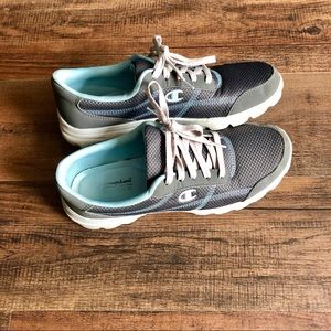 Women’s Sneakers Size 9